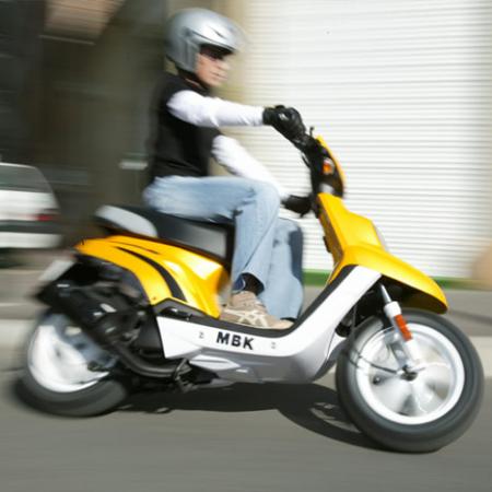 stunt en jaune